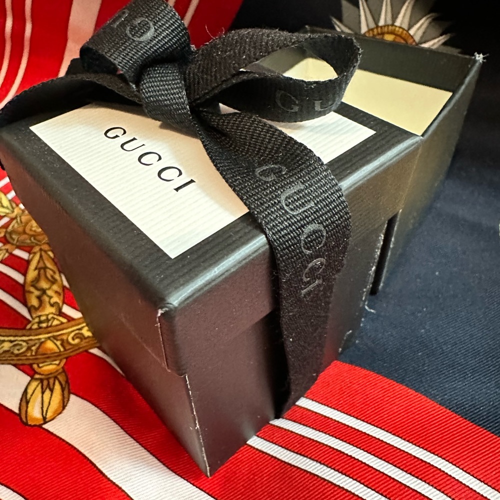 GUCCI Classic Gift Box - Picture 3 of 5